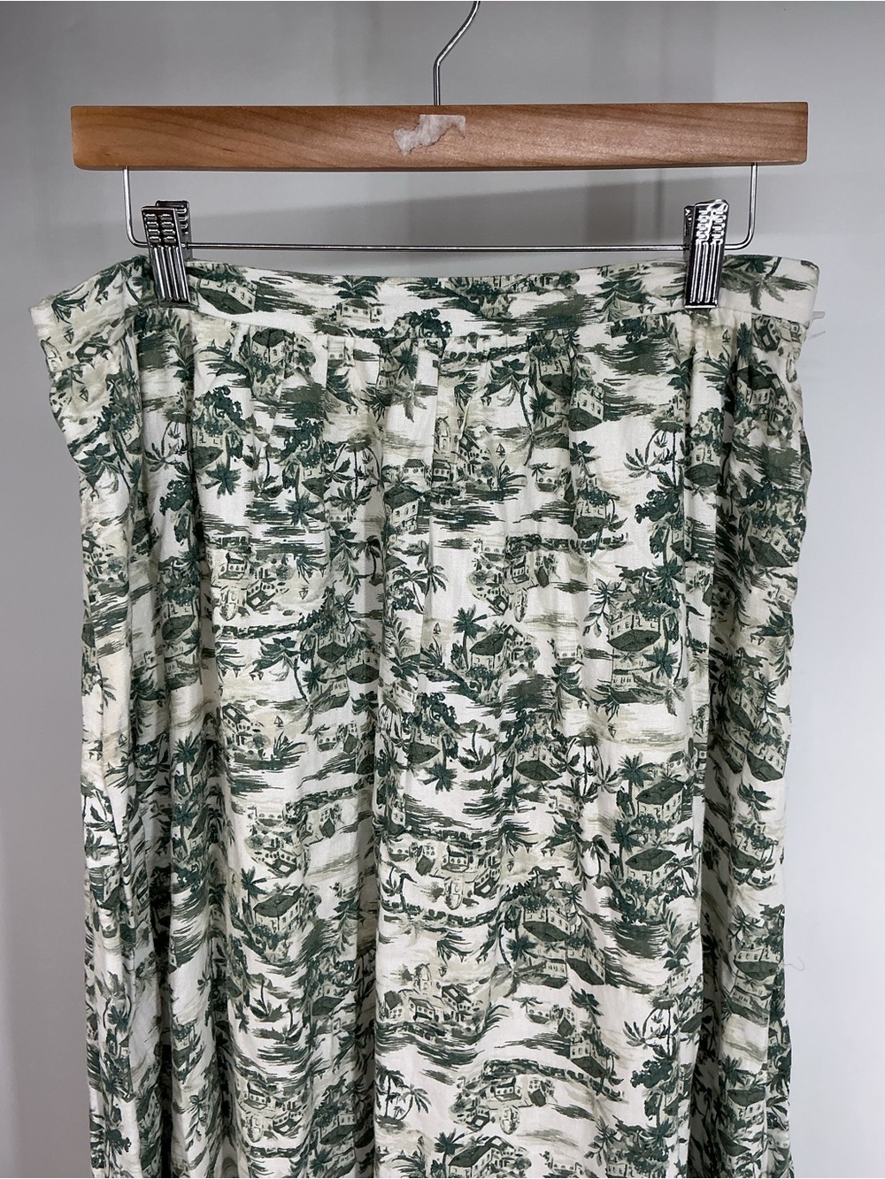 Abercrombie & Fitch Women’s Cream & Green Floral Maxi Skirt Size L - Picture 2 of 4